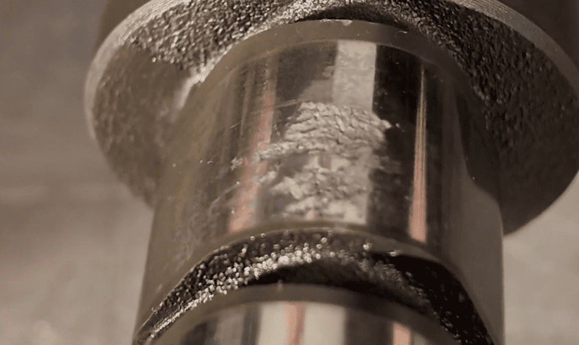 Sliten kamaxel till Porsche 964