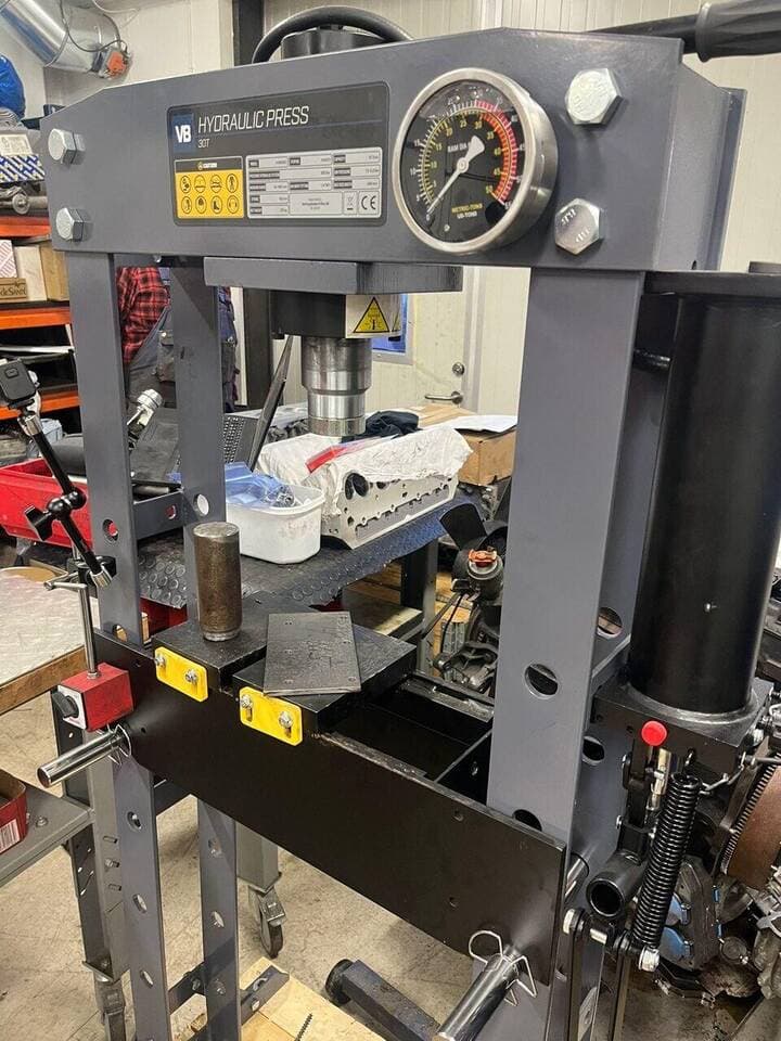 Hydraulpress i Mekstas verkstad